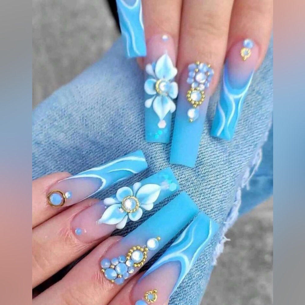 🩵SOLD ON “V I N T E D” Long Press-On Nails